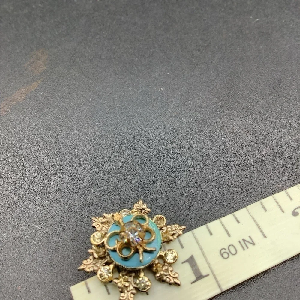 Vintage Rhinestone Floral Starburst Brooch Blue Enamel Gold Tone‎ 1.25 Inch
